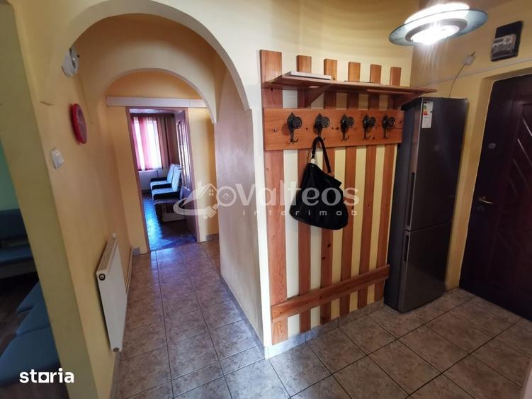 Apartament cu 4 camere decomandat în Central