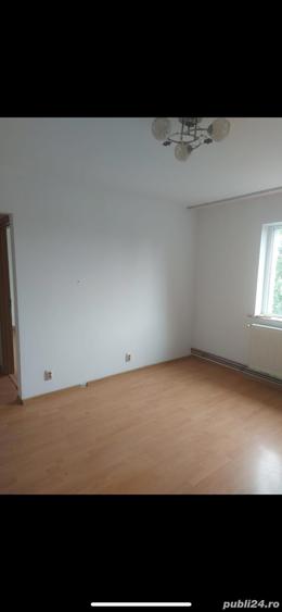 Apartament cu 2 camere semidecomandat în Ferentari