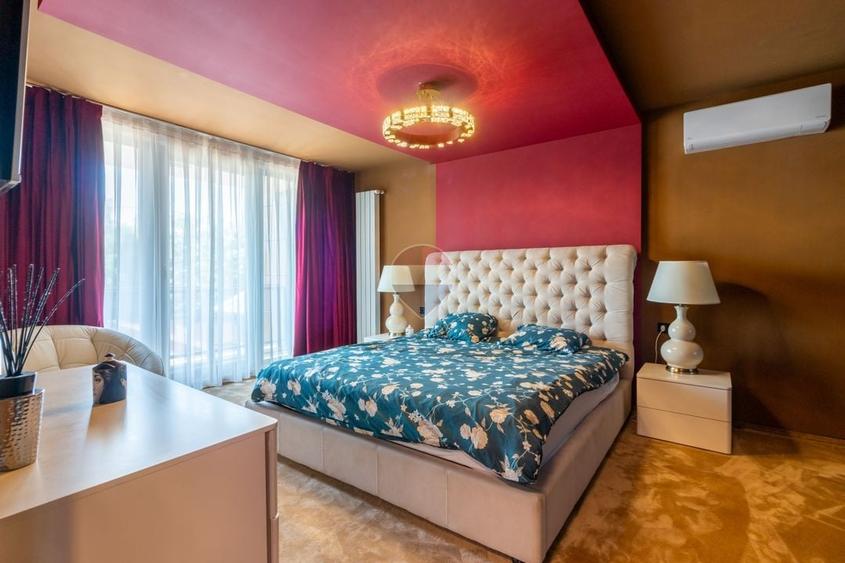 Casă individuală cu 7 camere cu Piscina în Balotești