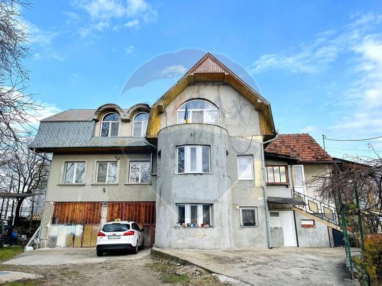 Casă individuală cu 6 camere cu Canalizare în Dâmbul Rotund