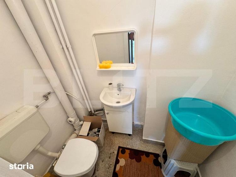 Apartament cu 3 camere decomandat în Rovine