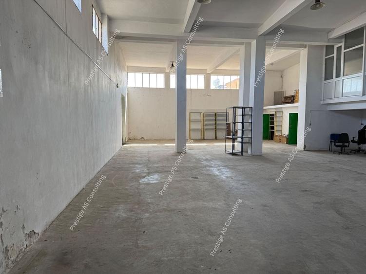 Spațiu industrial, de 300 mp, în Lipovei