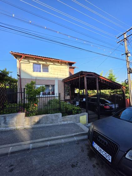 Casă cu 4 camere în Sânpaul