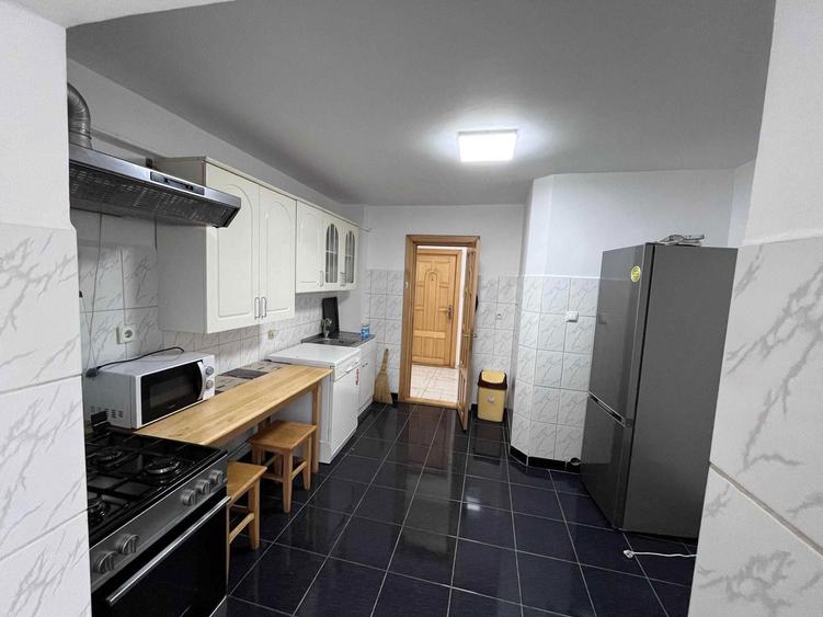 Apartament cu 2 Intrari (Acte in regula) | Zona Mall - 3