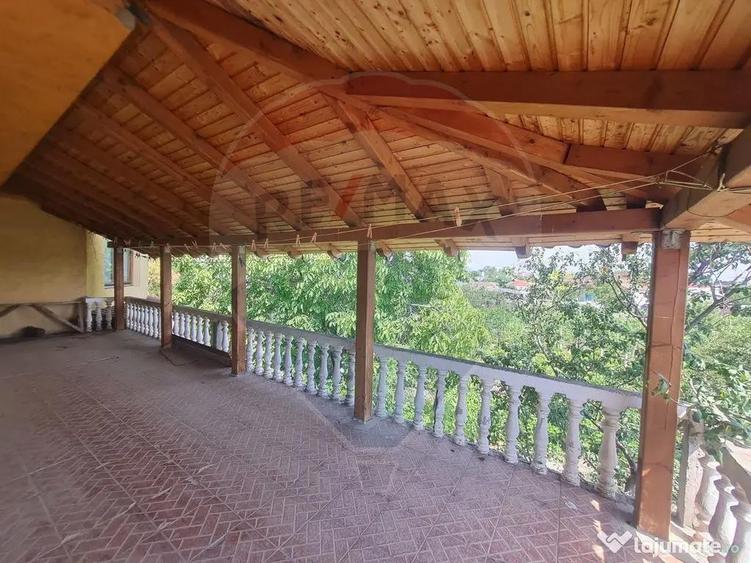 Casa / Vila cu 6 camere in Jorasti - 5