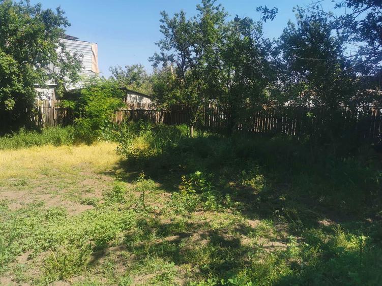 Teren cu casa batraneasca de vanzare la tara - 5