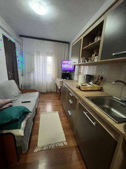 De vânzare – Apartament 2 camere, decomandat, 55 mp – 57500 € negociabil - 4