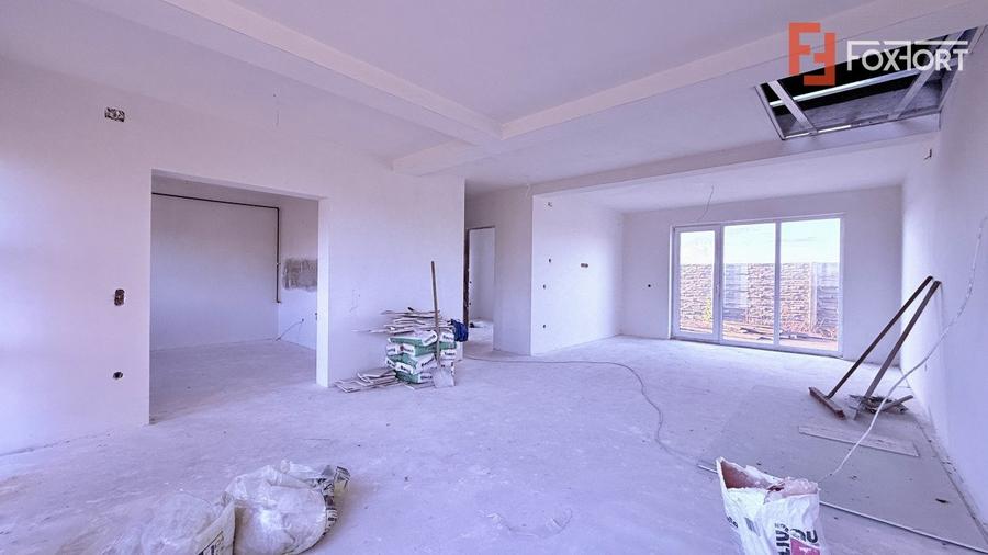 Casa tip triplex cu 2 camere de vanzare in Sanandrei - 2