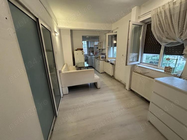 Vand apart.3 cam.ultracentr.,B-dul V.Milea,langa Tribunal,st.68 mp.bloc caramida,et.3 - 9