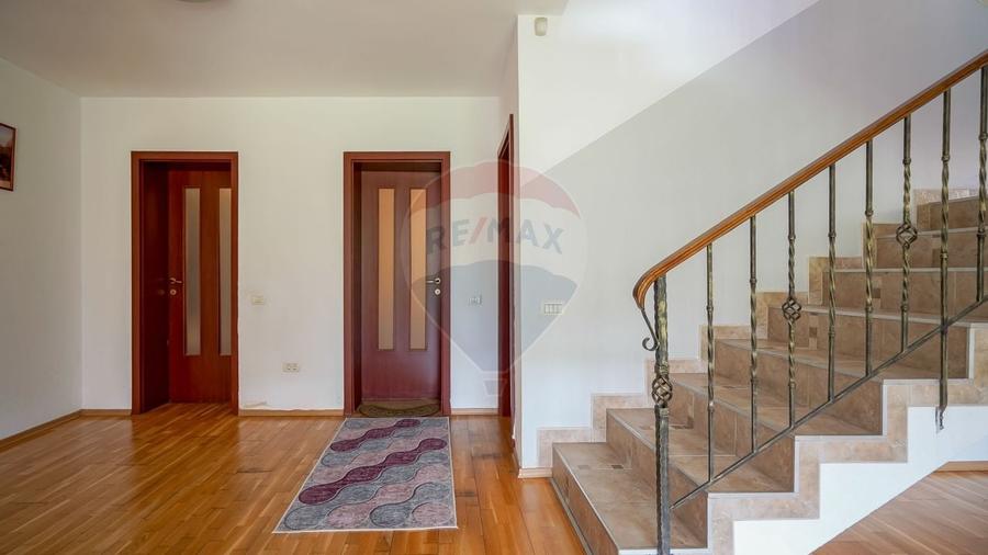 VILA PANORAMICA PE DRUMUL POIENII –PRIVELISTI UNICE ASUPRA BRASOVULUI - 28