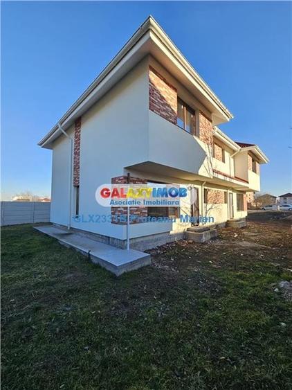 Vanzare vile Individuale de tip Duplex situate aproape de Str Dantelei - 31