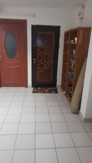 Apartament 3 camere 70 mp etaj 1, decomandat, Rovinari - 4
