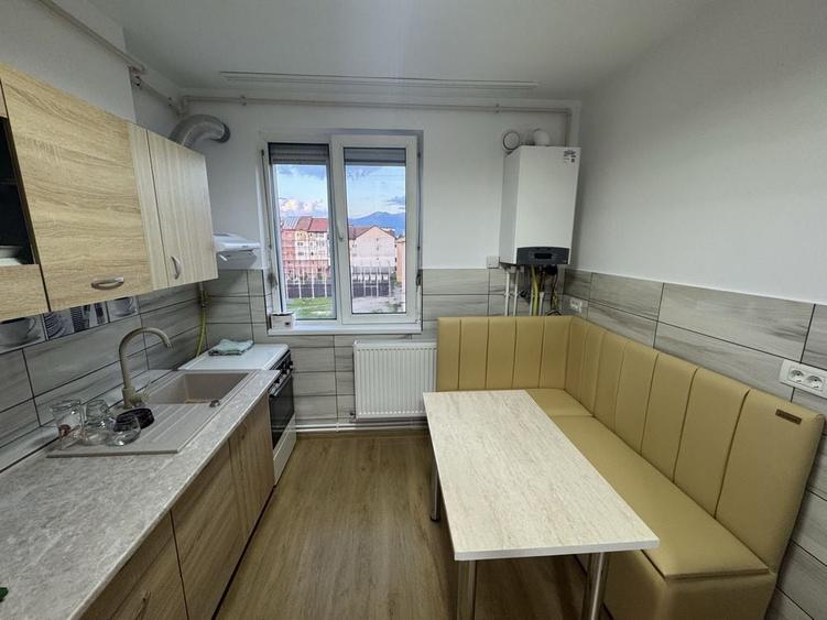 De inchiriat,apartament 2 camere,pe minim 1 an - 1