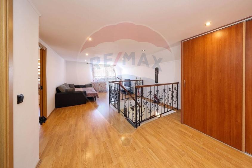 Casă individuala cu 6 camere - 6