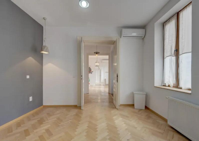 In Cartierul Evreiesc, casa 3 camere pivnita si mansarda - 18