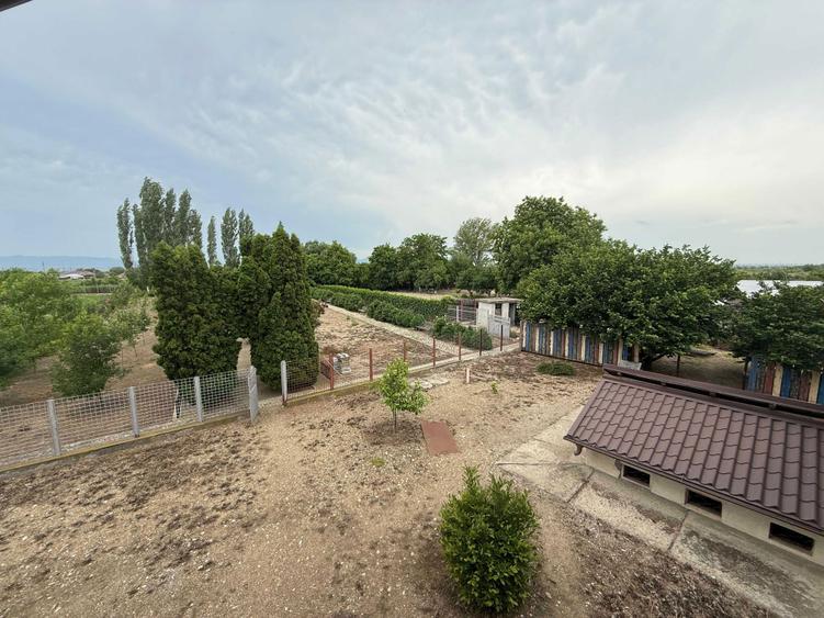 Casa tip vila, 9 camere, teren 3400 mp Garoafa, aproape de Focsani - 6