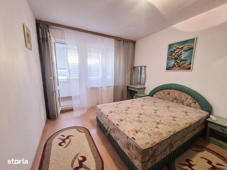 Apartament cu 3 camere, etaj 1, zona centrala - 1