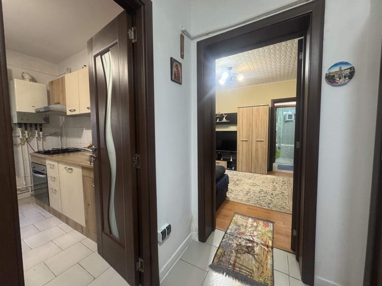 2 cam, 45 mp, bloc caramida, parter, ultracentral - str. Pacii - 19