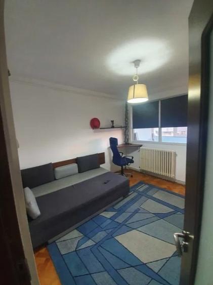 Apartament cu 2 camere decomandat în Podu Roș