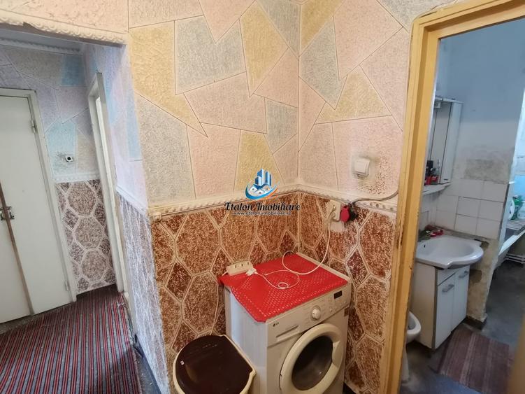 Apartament cu 3 camere semidecomandat în Dărmănești