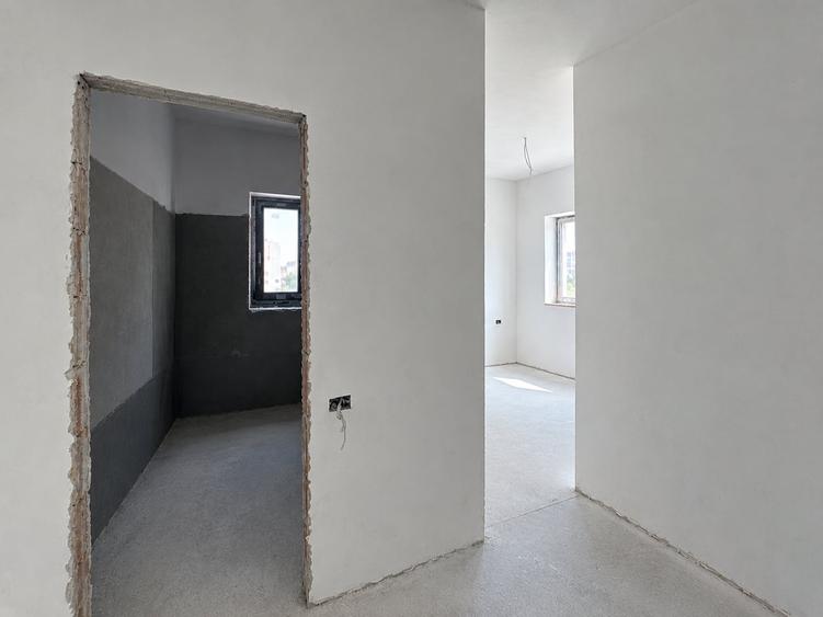 Apartament cu 2 camere semidecomandat în Eminescu