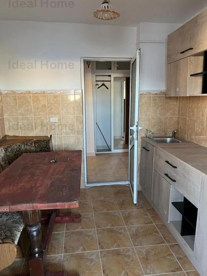 Husi. Centru. 3 camere. Etaj 3 din 4 - 11