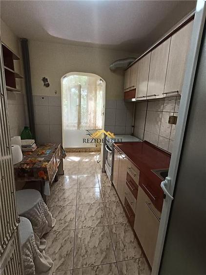 Apartament cu 2 camere decomandat, mobilat în Central