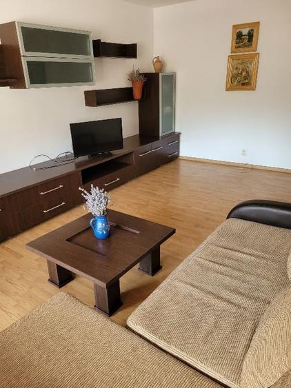 Inchiriez apartament 3 camere Resita. - 1