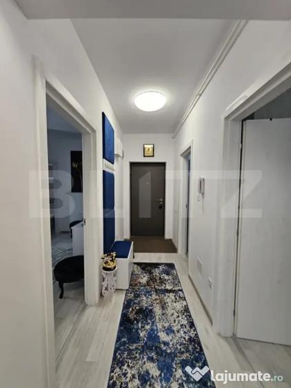 Apartament cu 3 camere decomandat, mobilat în Central