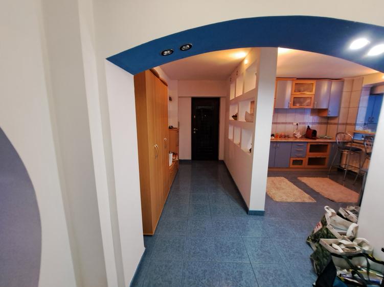 Ultracentral Târgoviște,  vânzare apartament 4camere/2balcoane - 24