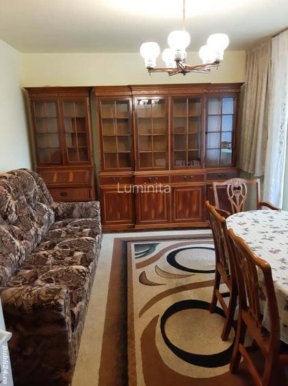 Inchiriez apartament 3 camere decomandat Inchiriez apartament 3 camere decomandat