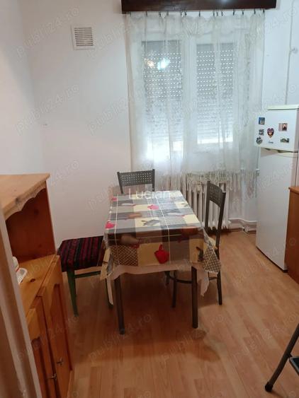 Proprietar vand apartament 1camera Arad