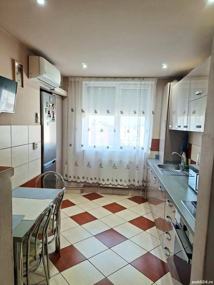 Apartament 2 camere , 49 m , central, Baia Sprie , renovat , optiuni : mobilat sau nemobilat - 1
