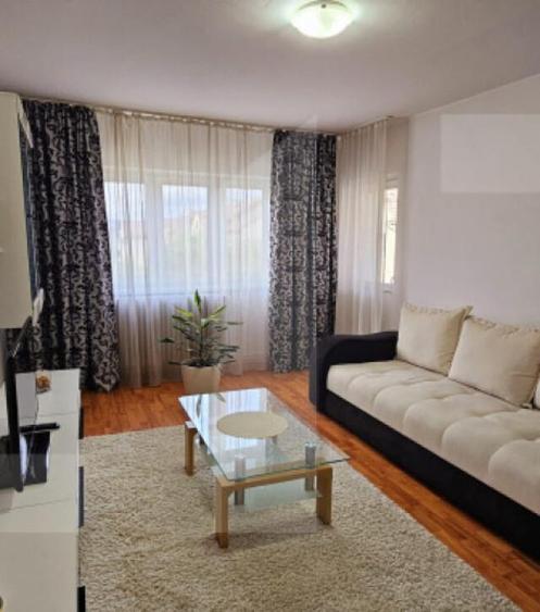Apartament cu 3 camere, 64 mp, Sfantu Gheorghe str.Nico - 14