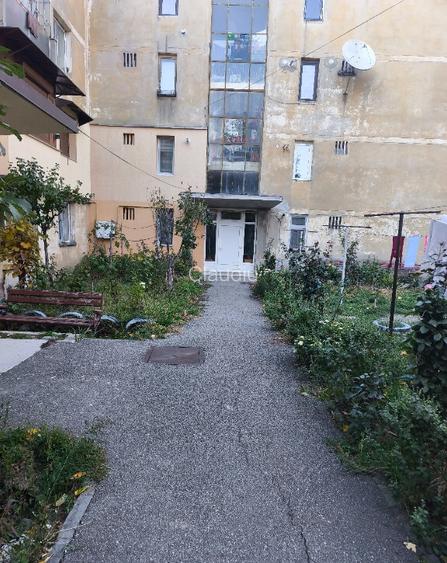 Vand apartament 3 camere situat in Bumbe?ti Jiu Vand apartament 3 camere situat in Bumbe?ti Jiu