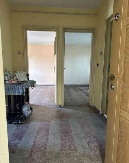 Super Pret!! Ap. 2 cam 54mp conf 1 decomandat etaj 2 Calea G - 4