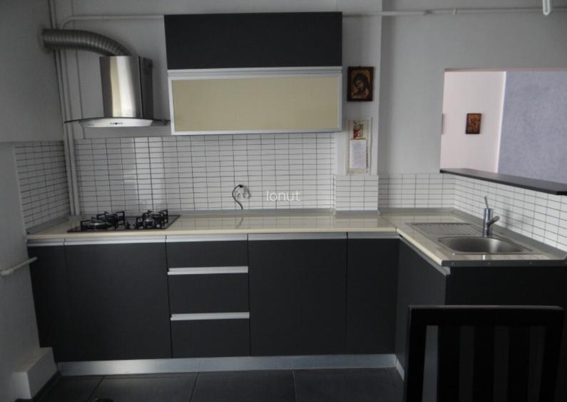 Proprietar inchiriez apartament cu 2 camere Zimbru