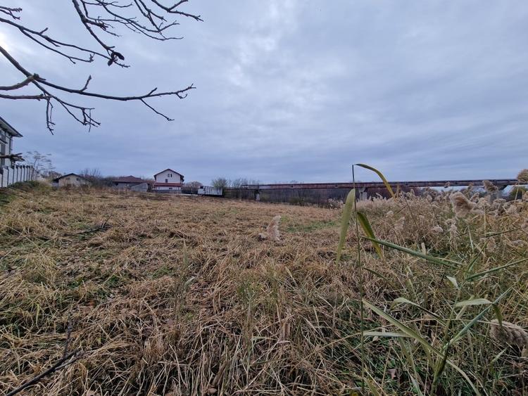 De Vanzare! Teren intravilan cu deschidere la lac - 11