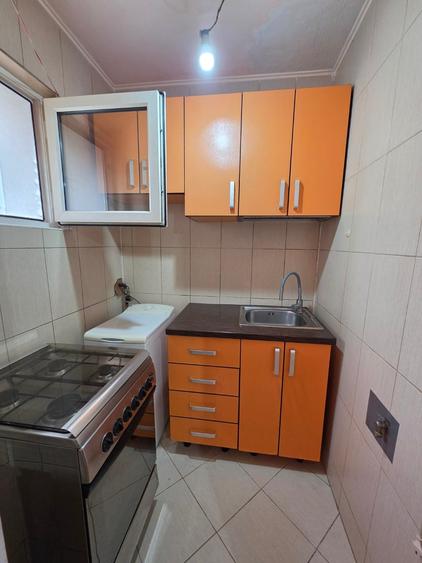 Titan, Postavarul intersectie B-ul 1 Decembrie 1918, stradal, vedere spate - 2