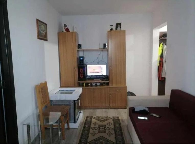 Apartament 2 camere, etaj 3/4, zona Tatarasi - 2