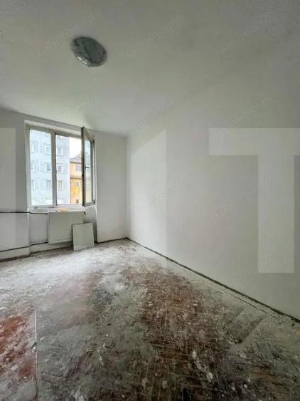 Garsoniera de vanzare, 11 mp, zona Medicina - 1