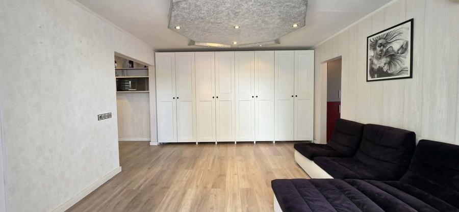 Apartament cu 3 camere semidecomandat în Iosia