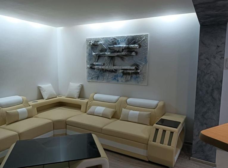 De vanzare apartament 3 camere - 3