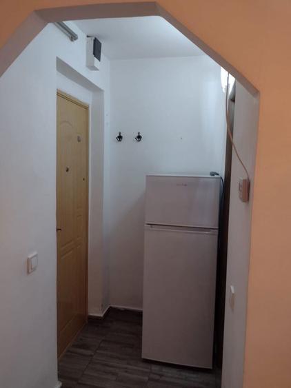 Proprietar inchiriez garsoniera confort 1, cu balcon, in Maratei la D uri., parter inalt - 6