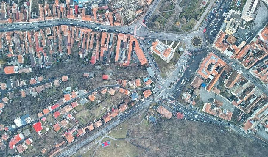 Teren intravilan, ultracentral. - 38