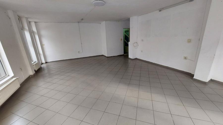 Spatiu comercial 62mp zona Cetate - 2