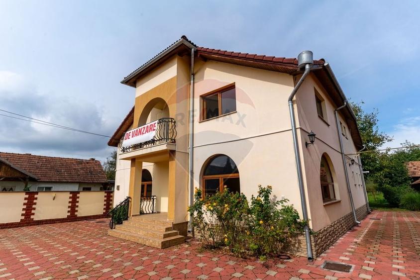 Vila /Pensiune 6 camere in Cristur, jud Hunedoara - 37