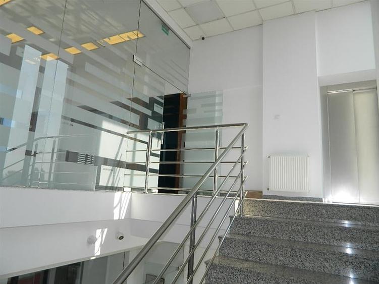 OFERTA ! Birouri LUX , 40 mp+terasa, Cladire noua , Aradului - 13