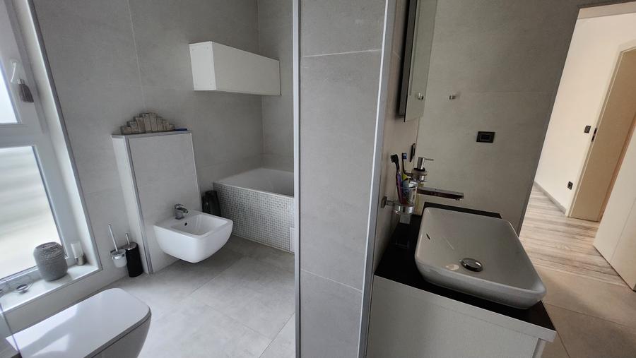 Casa cu 4 camere   teren generos si piscina - 8