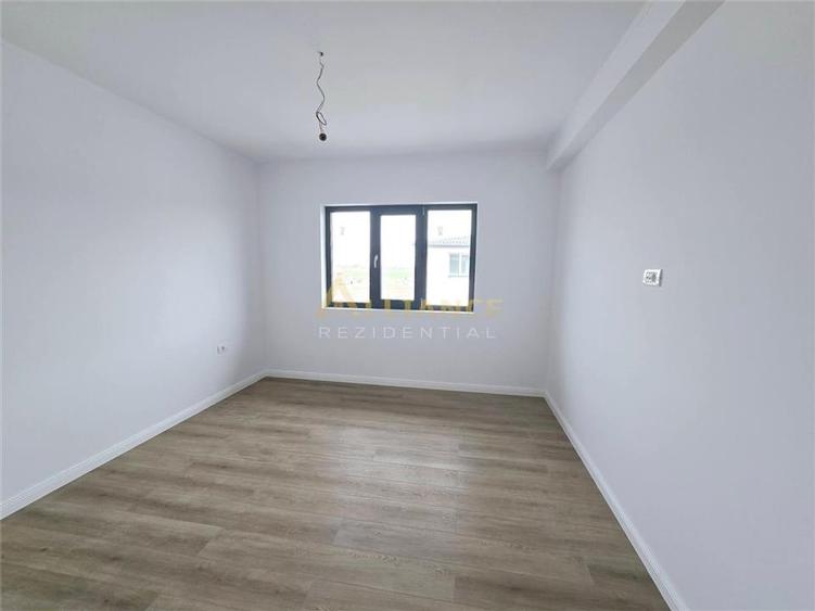 Vila individuala- 4 camere- panouri solare- 800m de STV - 7